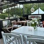 Cozy Garden Glamping *