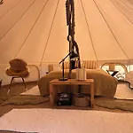אוהל מפואר Cozy Garden Glamping *