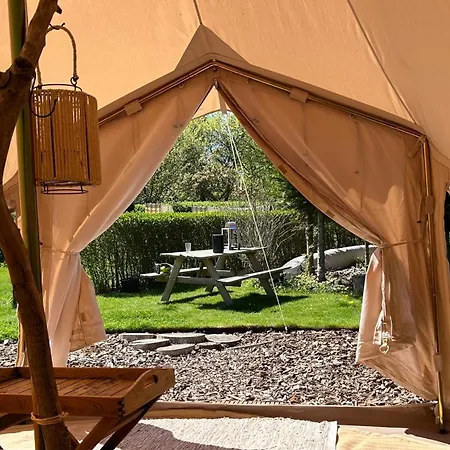 אוהל מפואר Cozy Garden Glamping *
